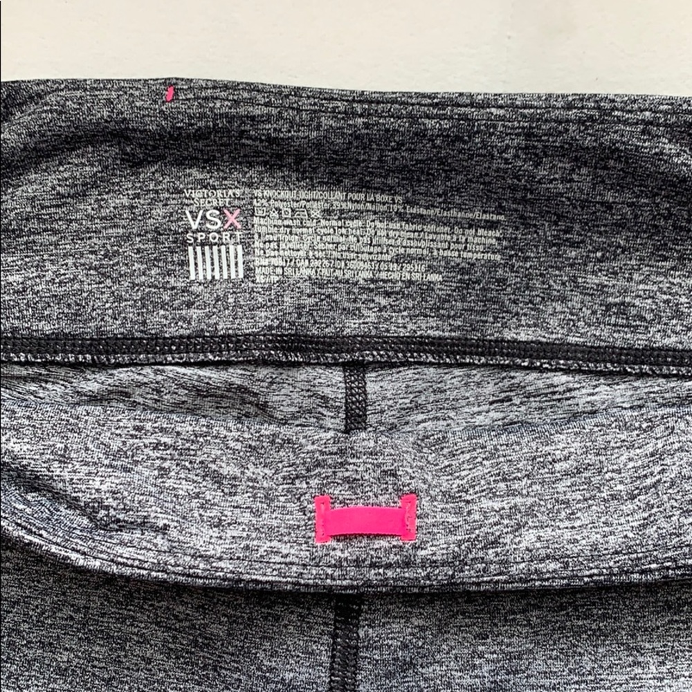 Victoria Secret workout leggings in salt grey. - Picture 4 of 4